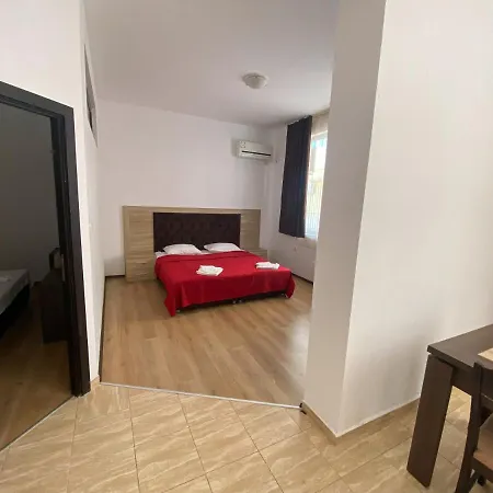 Sunrise Apartments, Apartment