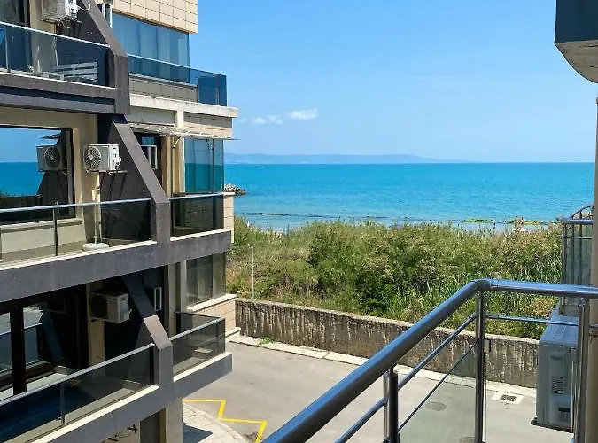 アパート Sunrise Apartments, ポモリエ