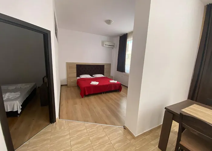 Sunrise Apartments, アパート