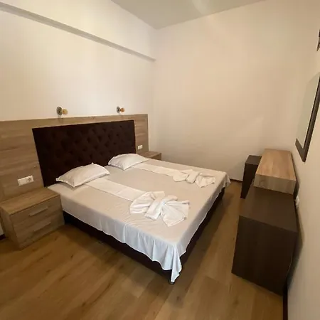 아파트 Sunrise Apartments, 포마리
