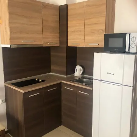 Sunrise Apartments, Apartment
