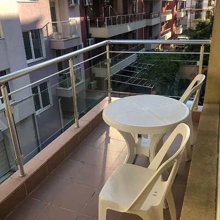Апартамент Sunrise Apartments, Поморие