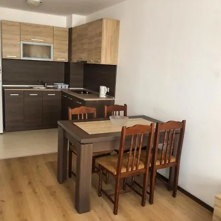 Sunrise Apartments, Apartment