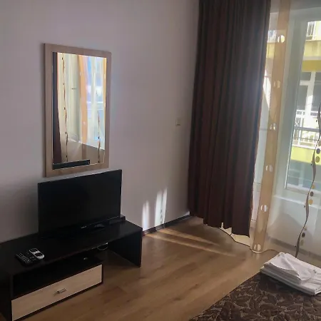 Sunrise Apartments, 아파트 포마리