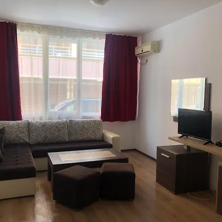 Sunrise Apartments, 포마리