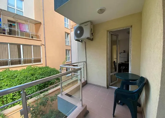 Sunrise Apartments, 아파트 포마리