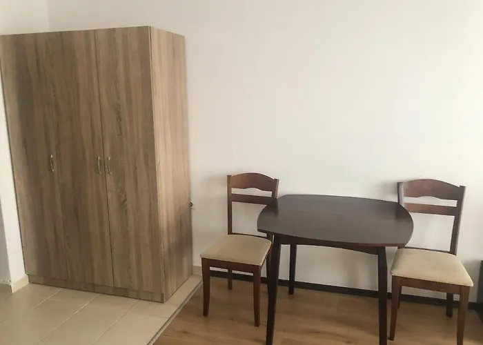 아파트 Sunrise Apartments, 포마리